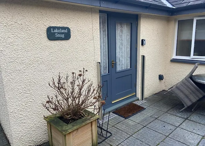 Lakeland Snug