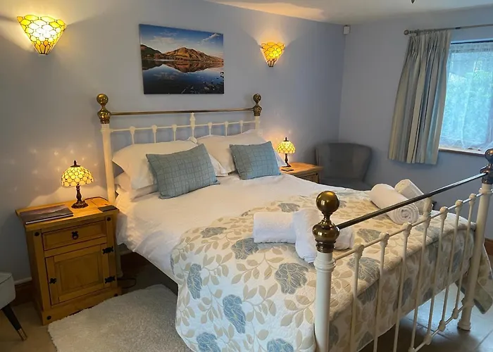 Lakeland Snug